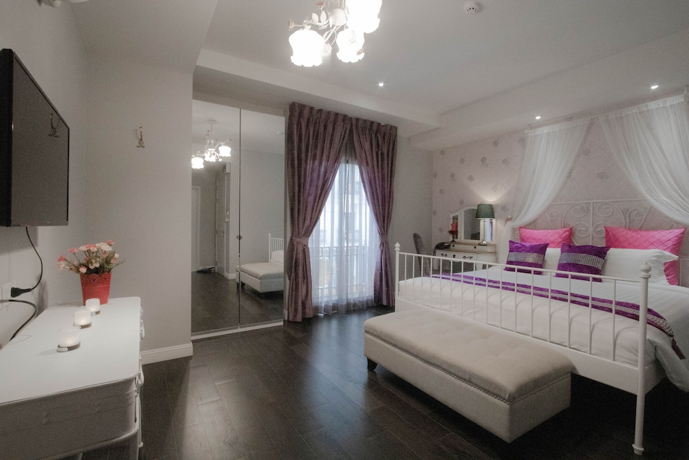 Premium Queen Room photo 3