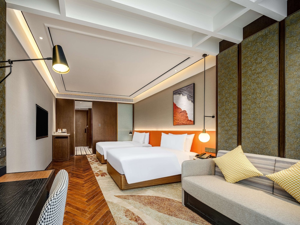 Deluxe Room, Multiple Beds