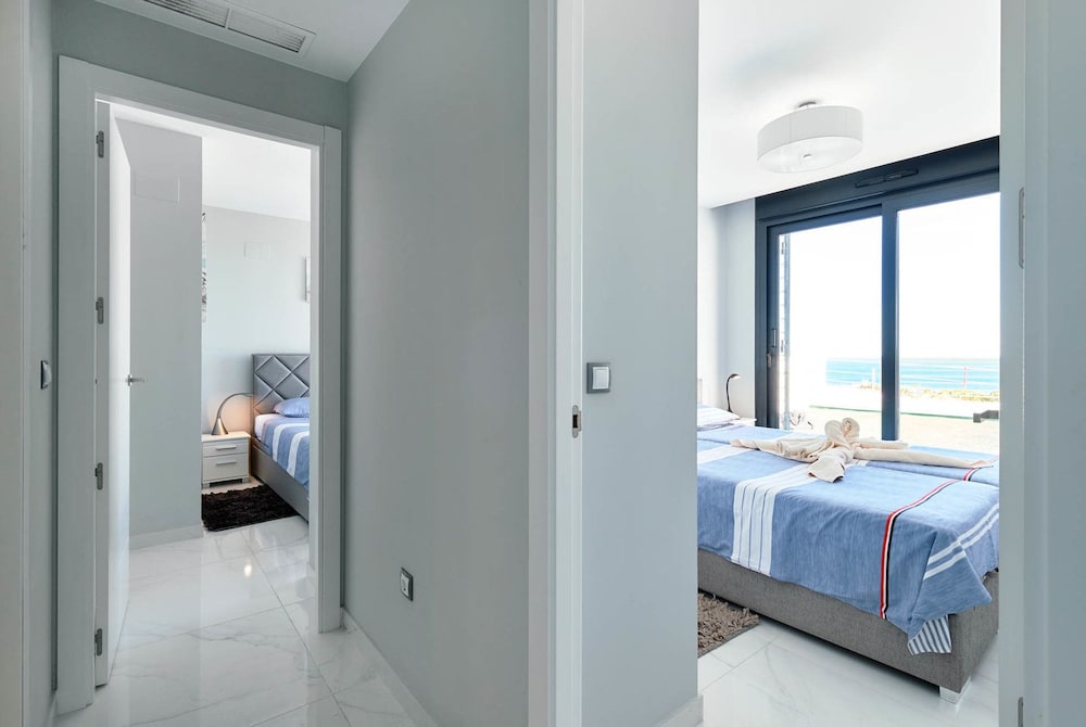 Apartment, 2 Bedrooms, Sea View photo 2