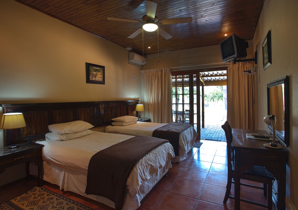 Double or Twin Room - Photo 9