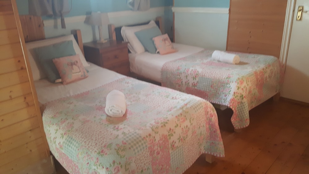 Family Quadruple Room, Multiple Beds, Garden View photo 2