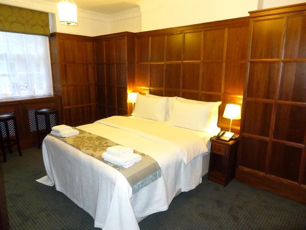 Executive Room (With Outside Shared Patio - 3 People) photo 2