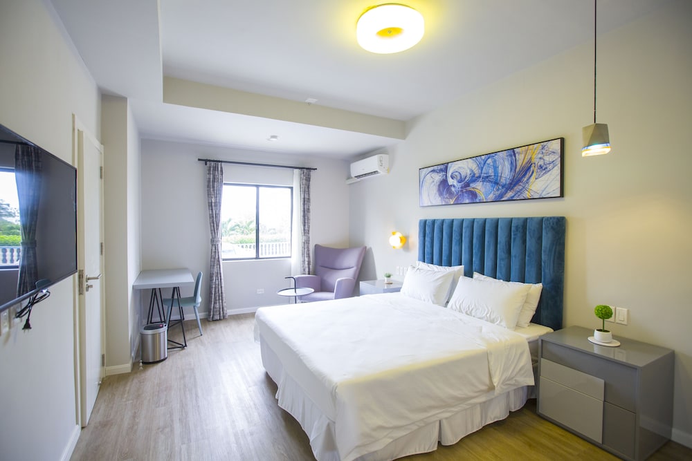 Suite, Garden View