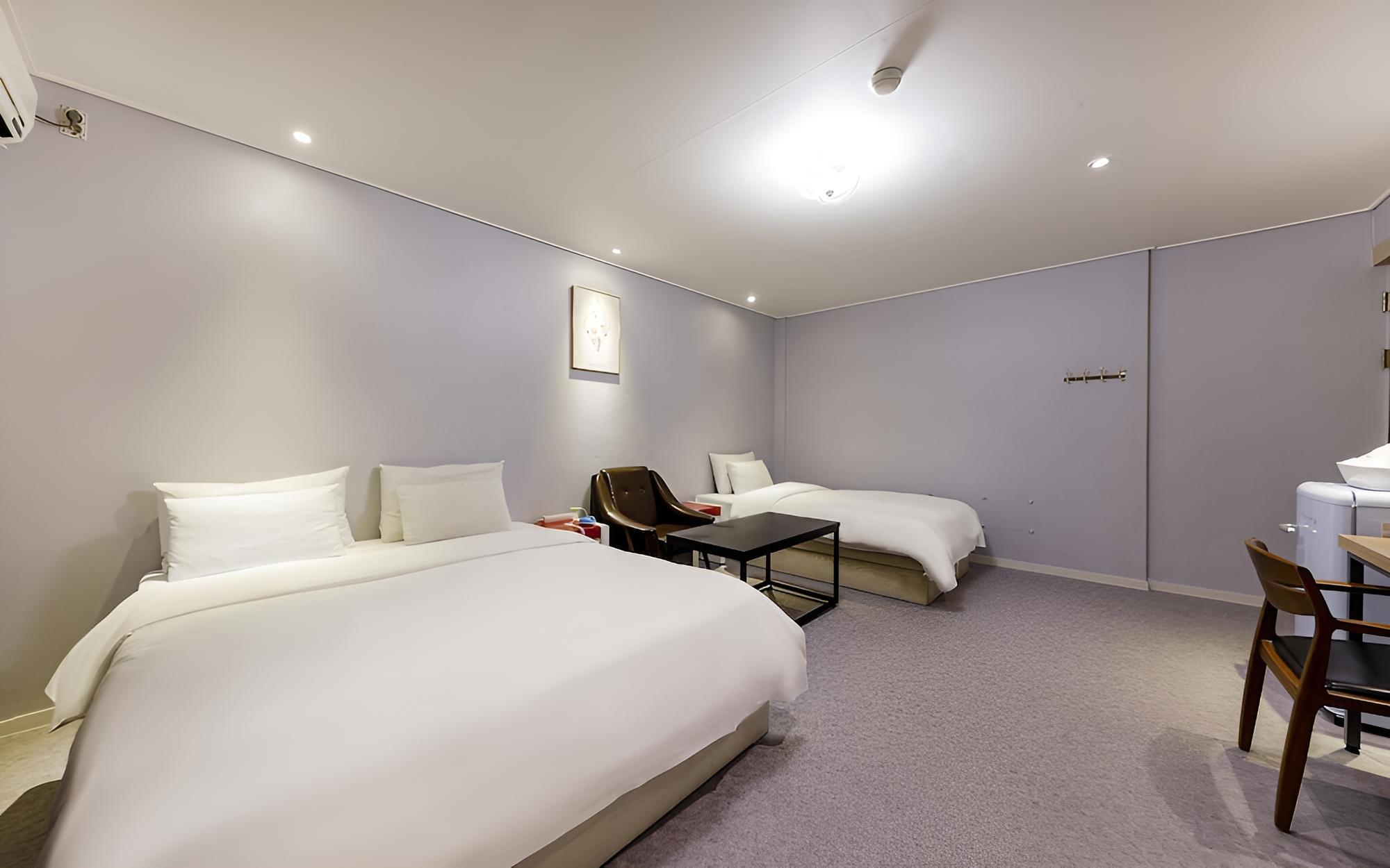 Room (Twin 1 PC (Netflix Available High Per) - Photo 2