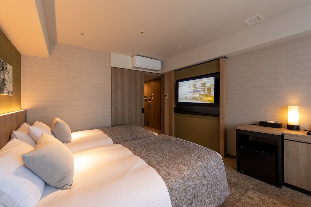 Superior Twin Room, Non Smoking - Photo 3