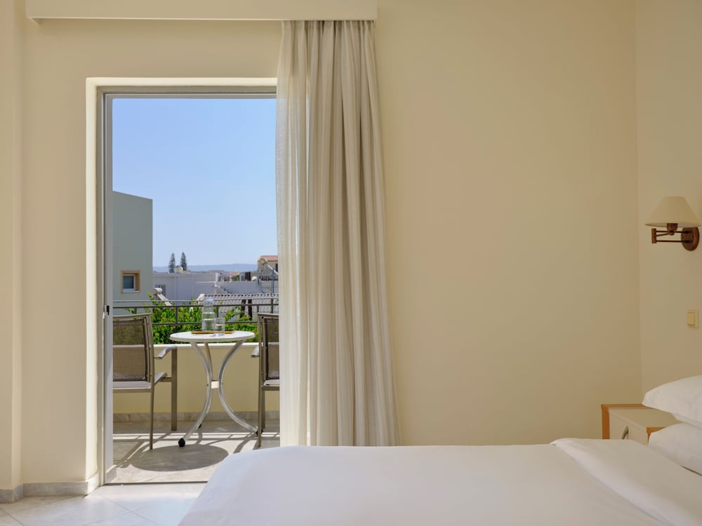 Double Room Pool View photo 1