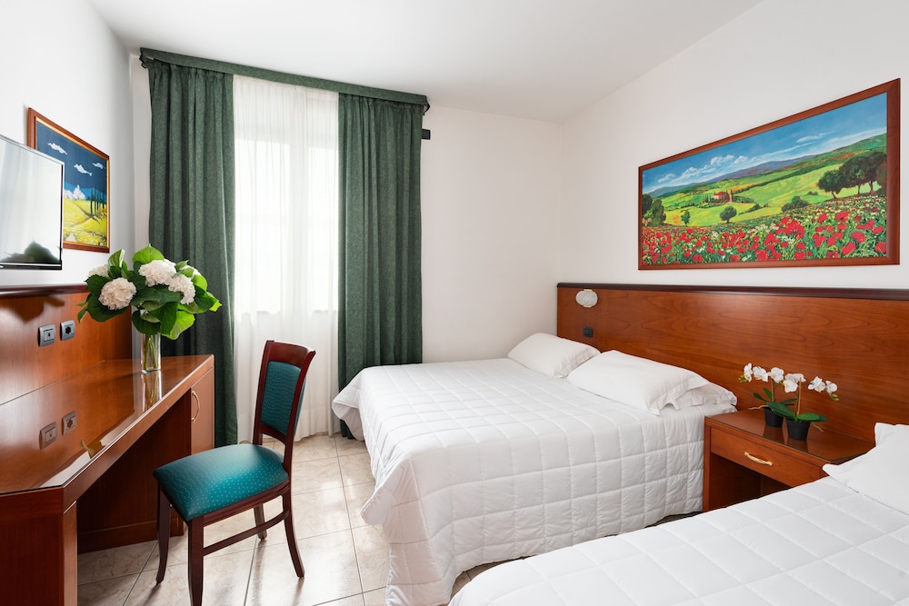Classic Triple Room photo 3