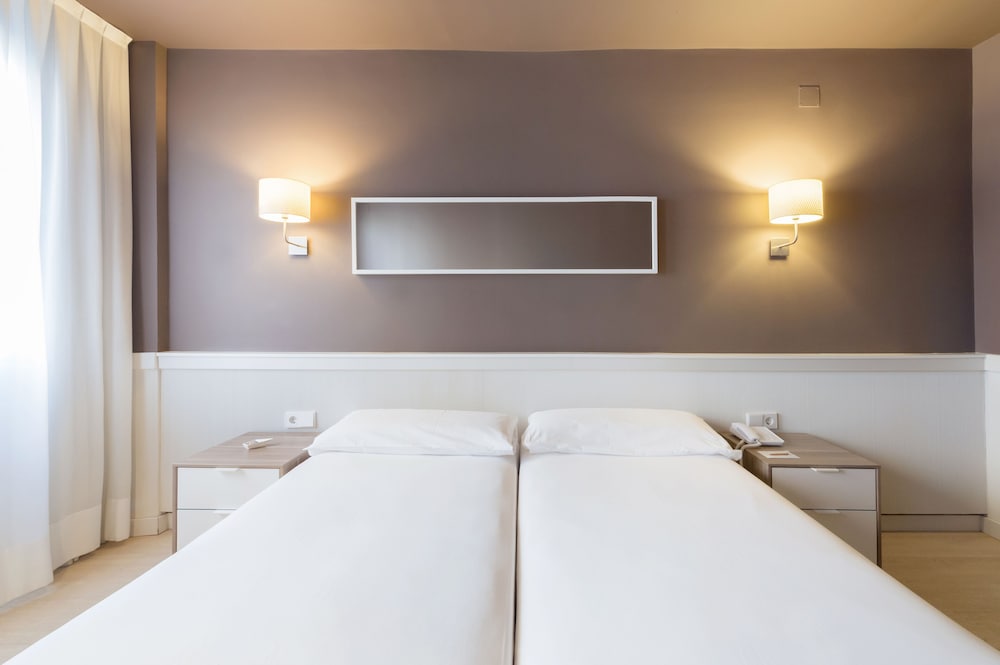 Superior Double or Twin Room photo 3