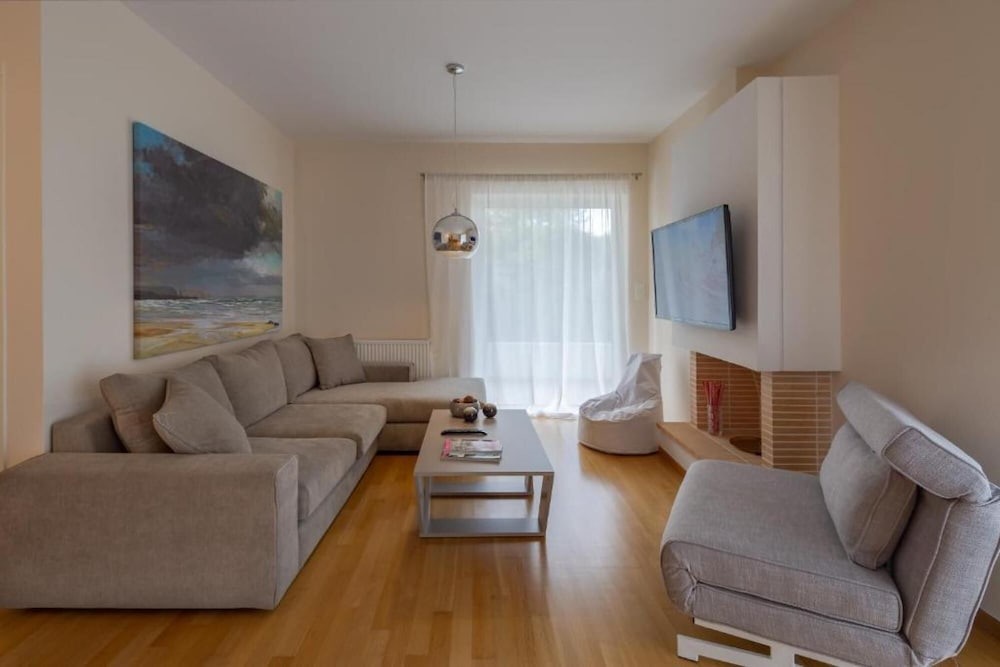 Apartment photo 1