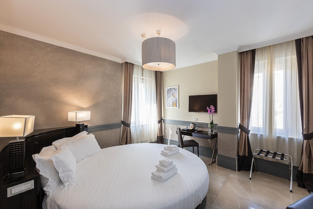 Deluxe Room - Photo 6