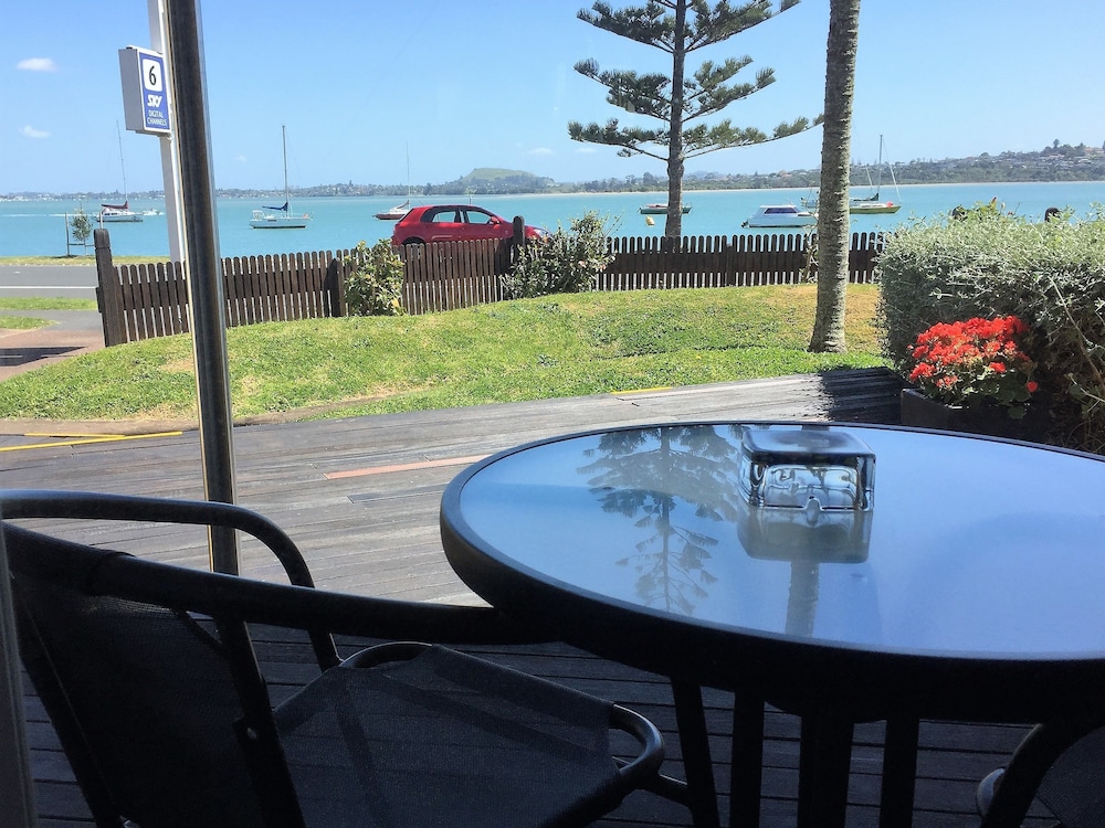 Sea View 1 Bedroom Suite, Ground Level (1 Double and 2 Single Beds) - Photo 6