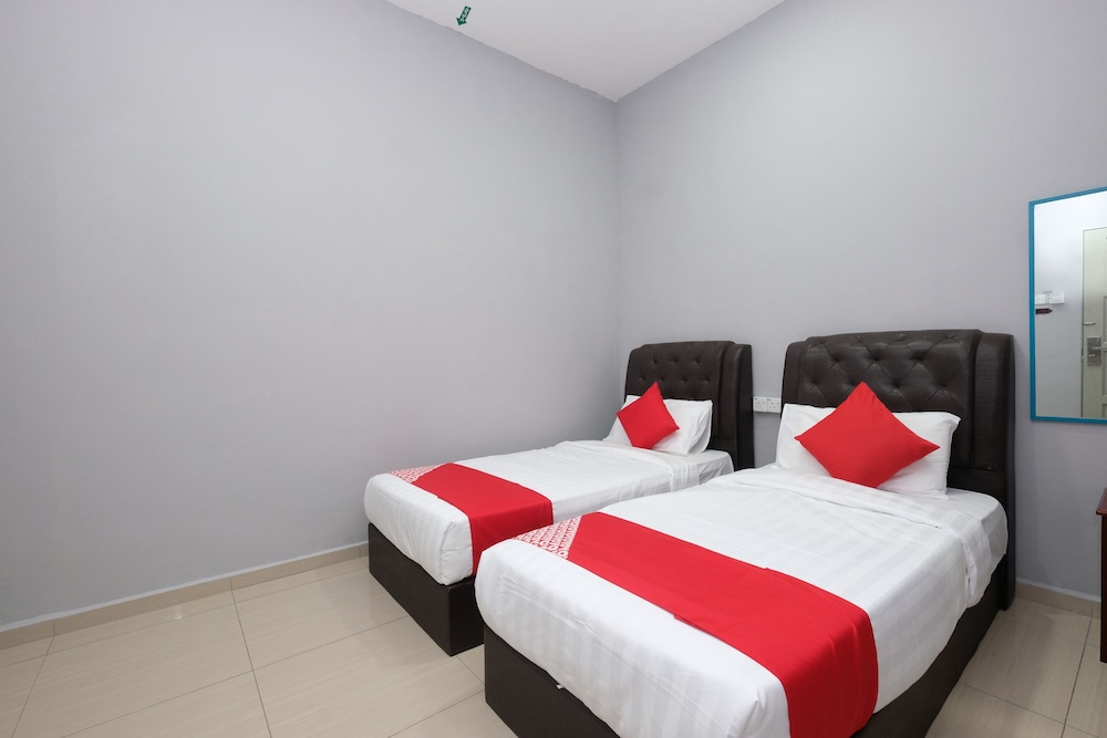 Deluxe Twin Room photo 3