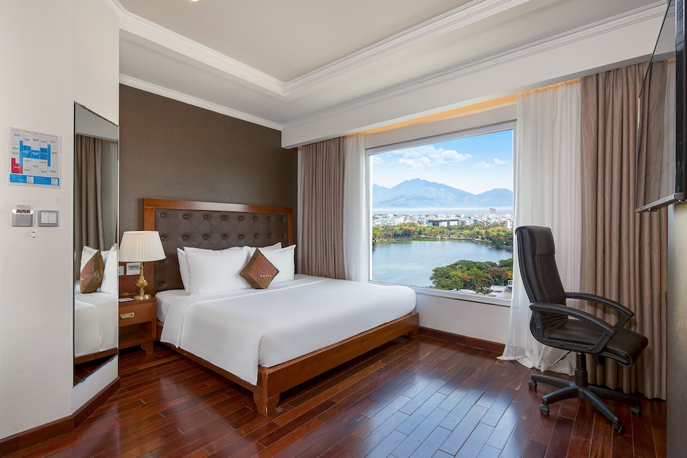 Deluxe Double Room, City View photo 1