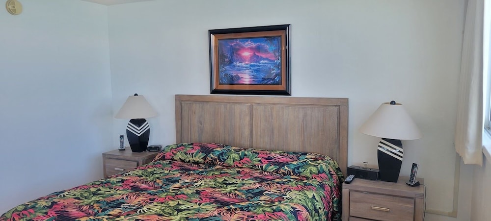 Luxury Condo, 2 Bedrooms, Ocean View, Oceanfront (Unit 410)