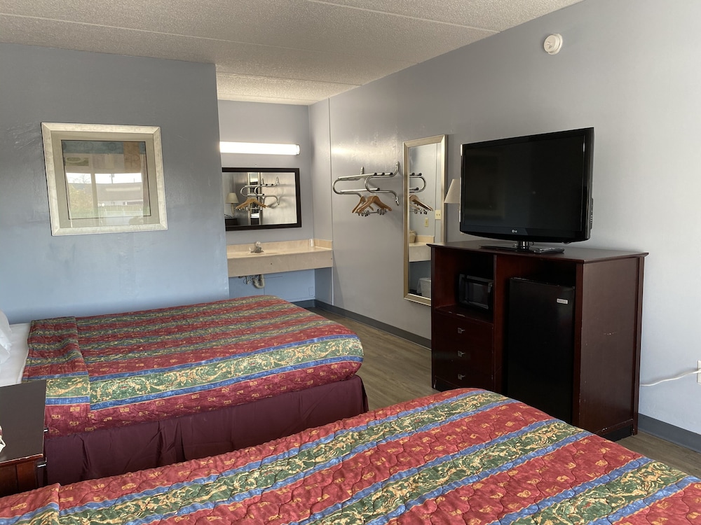 Standard Room, 2 Queen Beds photo 1