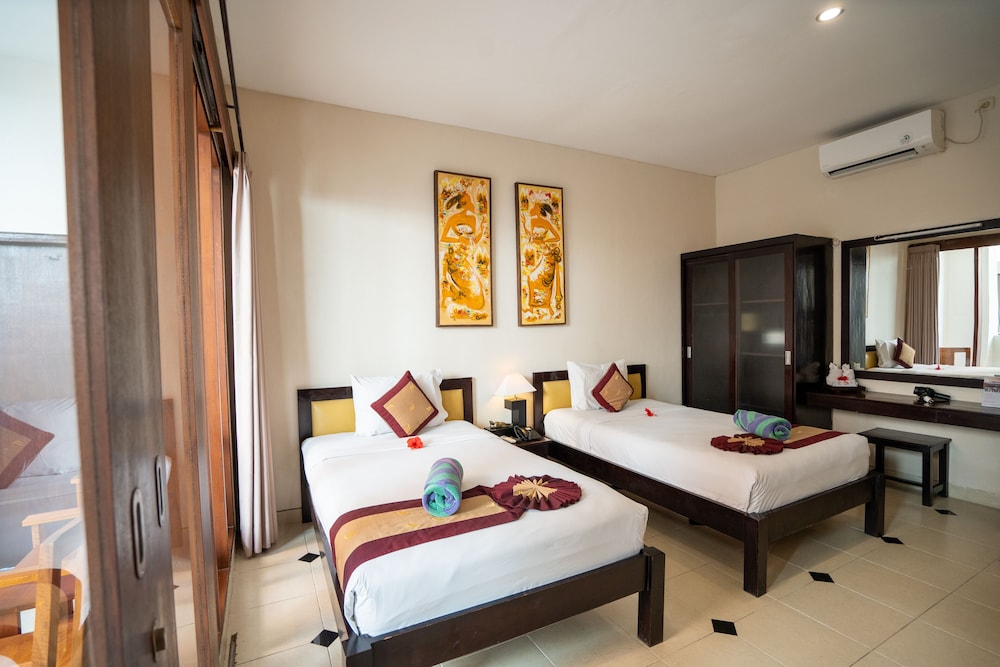 Superior Twin Room, Pool View - Photo 6