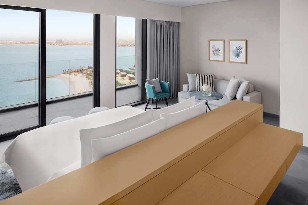 Panoramic Bridge Junior Suite