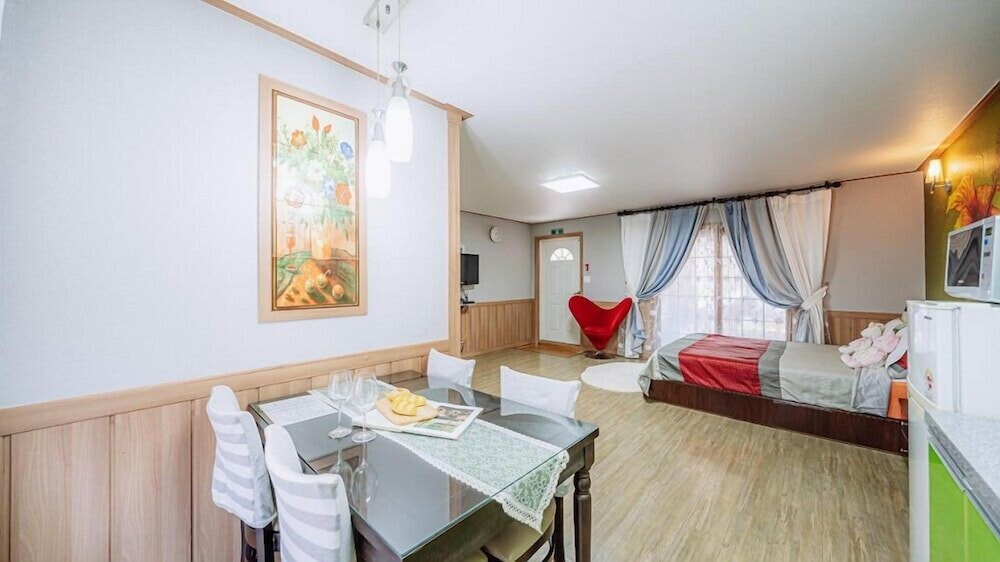 Room (Leb) - Photo 6