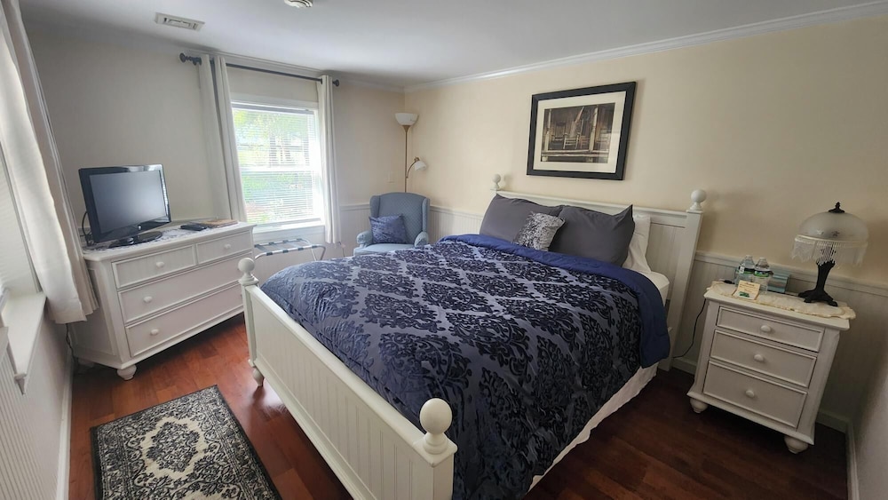 Premium Room, 1 Queen Bed, Non Smoking, Ground Floor (Room 13)