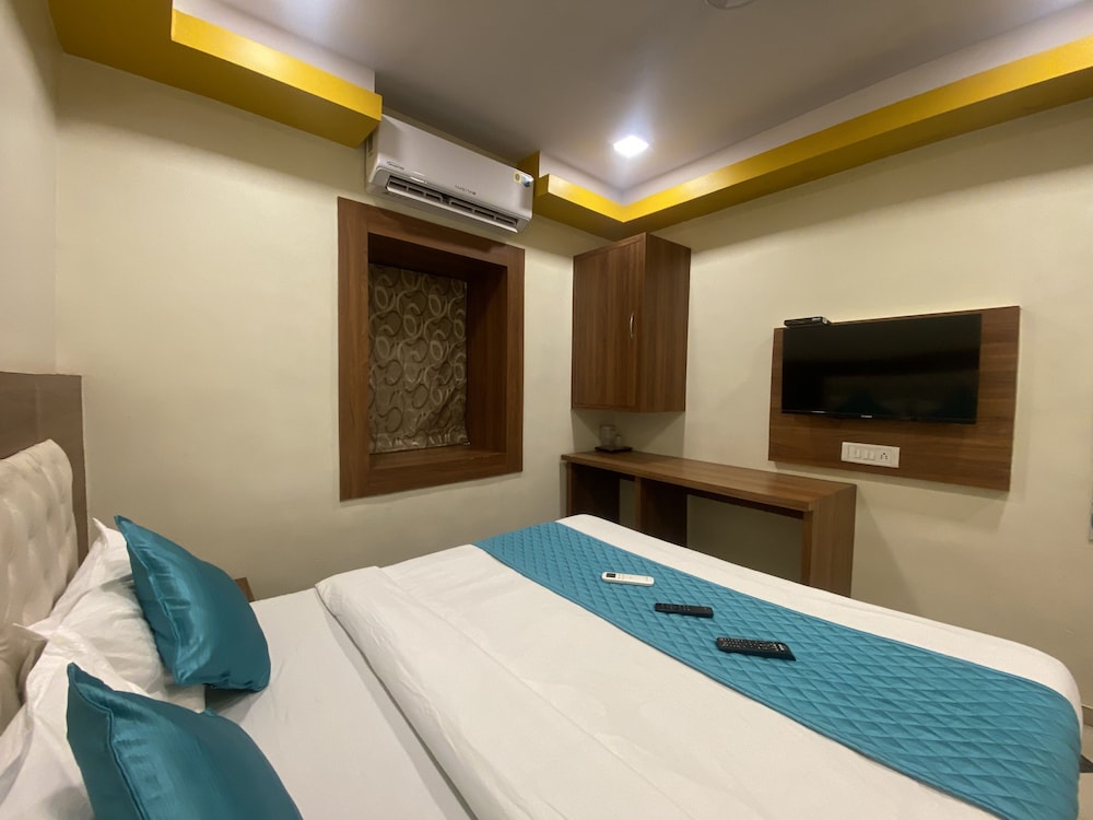 Deluxe Room - Photo 4