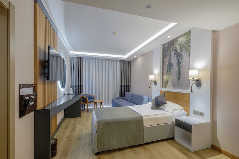 Family Room Land View