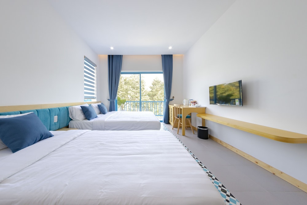 Deluxe Family Room - Photo 4