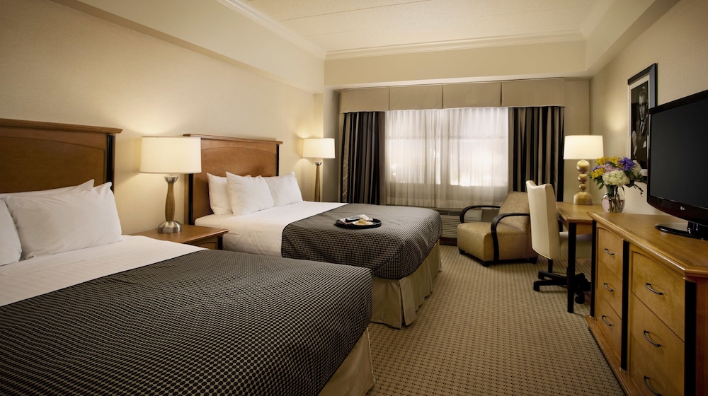Deluxe Room, 2 Queen Beds, Non Smoking - Photo 1