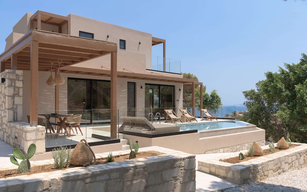 Hilltop Suite Private pool - Garden or Side Sea View- Adults Only - Photo 2