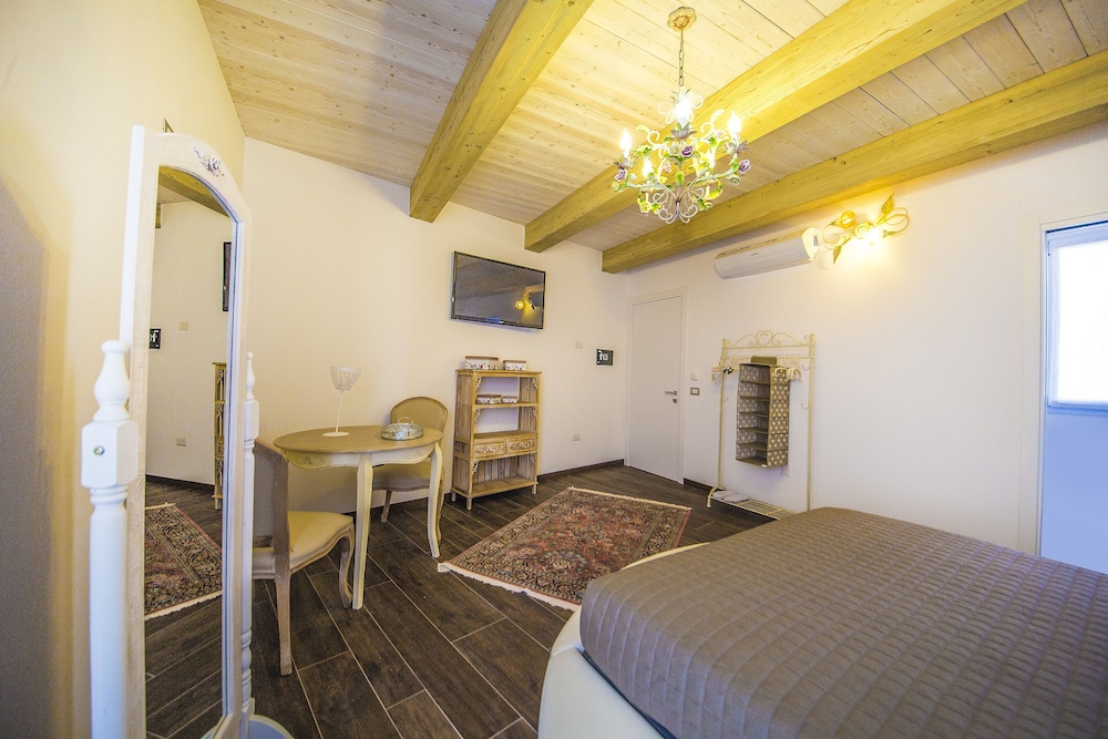 Double Room, 1 Bedroom, Kitchenette, Tower photo 2