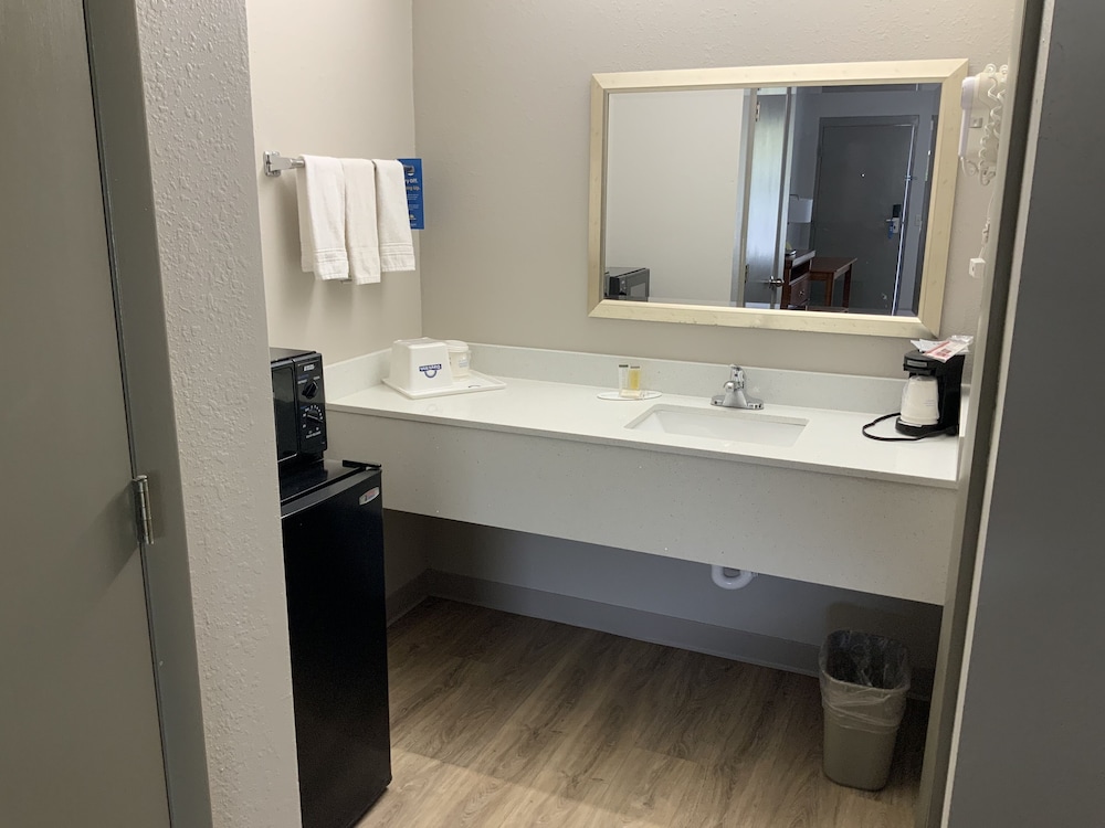 Studio Suite, Multiple Beds, Non Smoking - Photo 3
