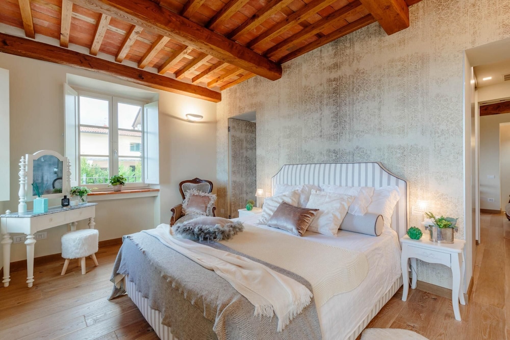 Villa photo 3