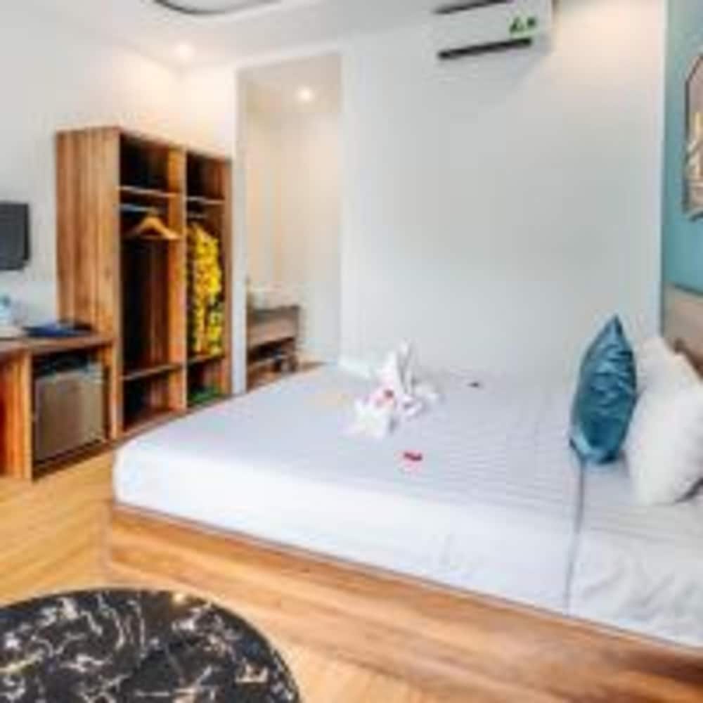 Premier Double Room, City View