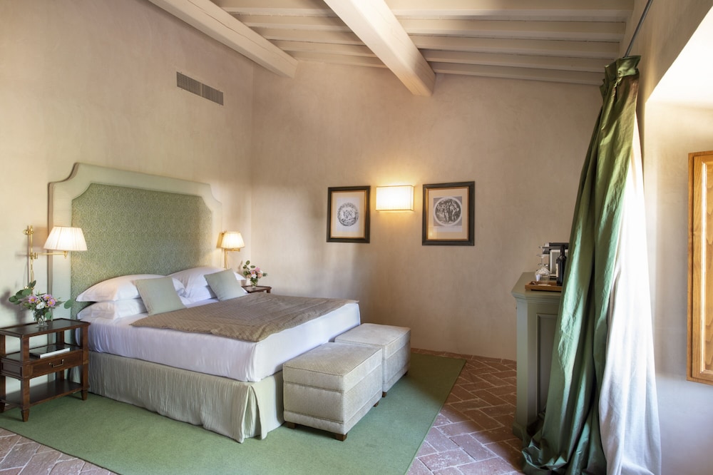 Deluxe Suite photo 2