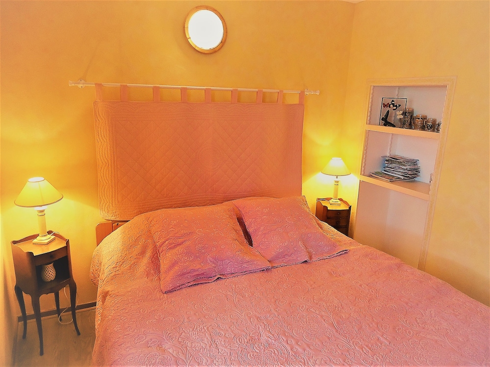 Classic Double Room (Capuccine)