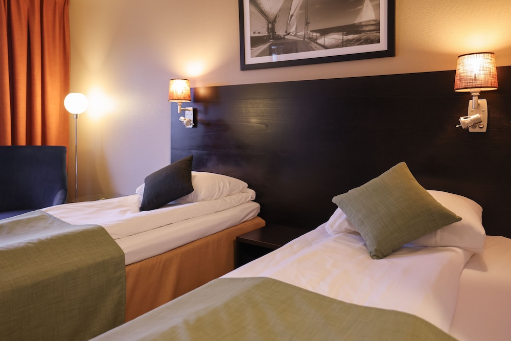 Standard Room, 2 Twin Beds, Non Smoking - Photo 2