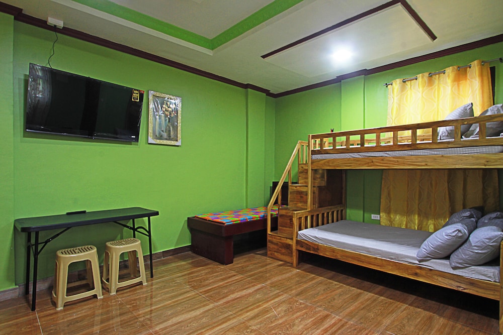 Family Studio Suite, 4 Bedrooms, Non Smoking, Garden View