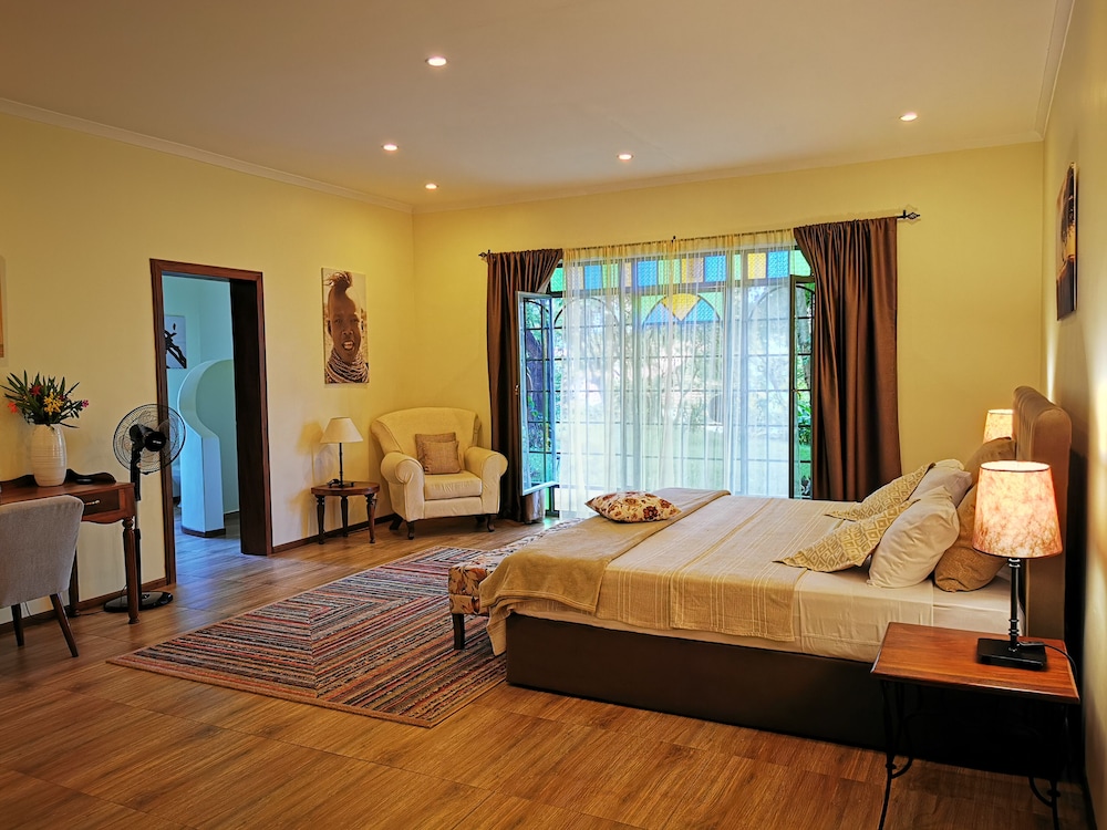 Deluxe Double Room, 1 King Bed photo 3