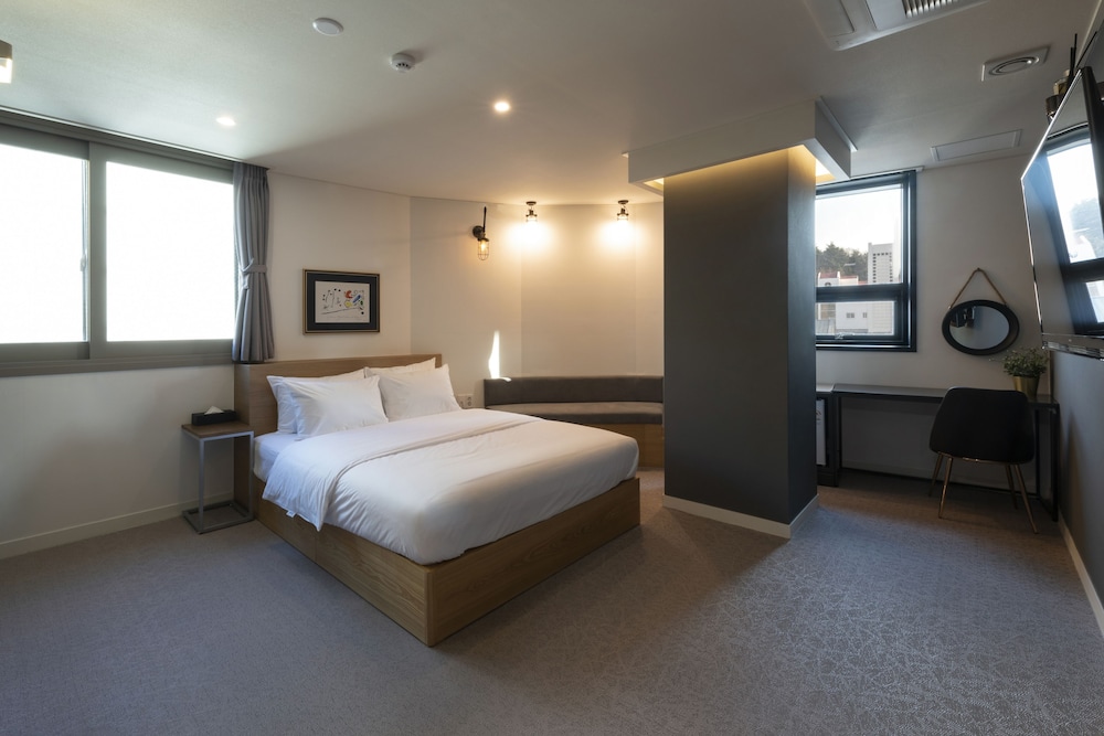 Deluxe Double Room (Tower View)