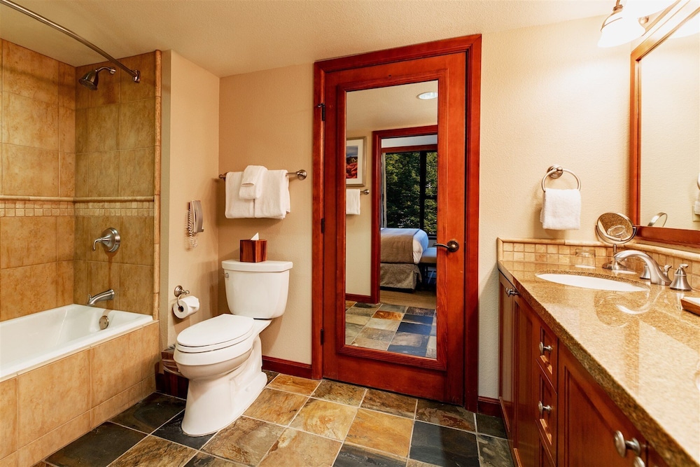 Deluxe Suite, Fireplace (Forest View) - Photo 6