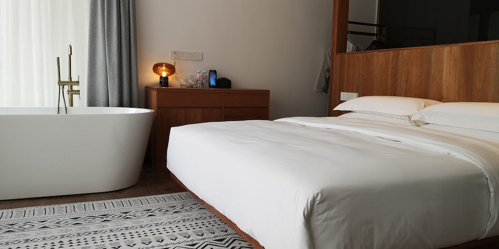 Premier King Room with View photo 2