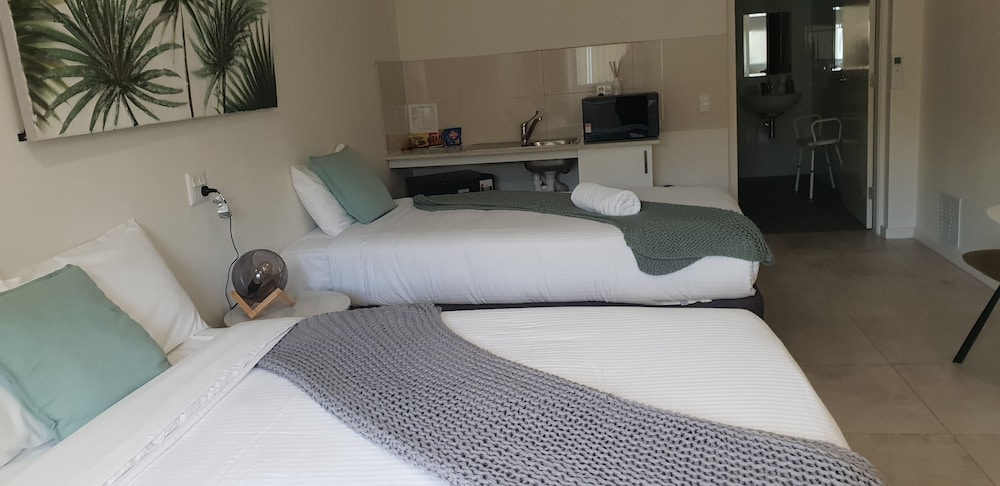 Deluxe Triple Room, Accessible photo 2