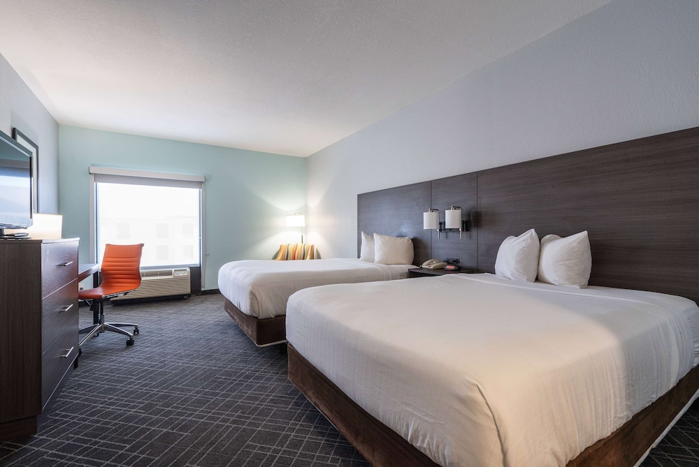 Standard Room, 2 Queen Beds photo 1