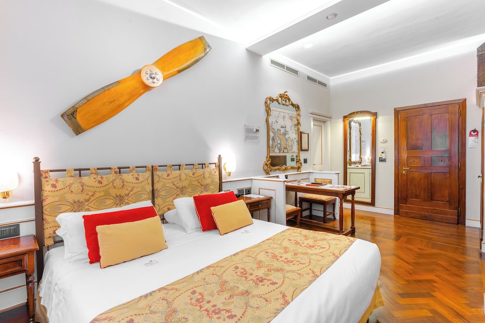 Deluxe Double or Twin Room