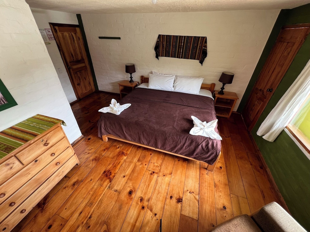 Deluxe Room, 1 King Bed, Balcony, Mountain View photo 2