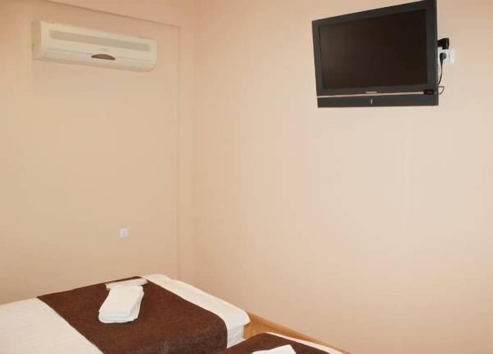 Standard Twin Room photo 3