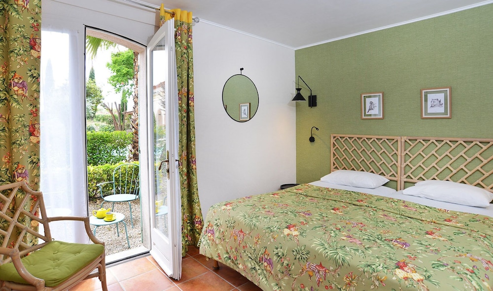 Superior Room, 1 Queen Bed, Non Smoking, Pool View (Twin bed on request) - Photo 2