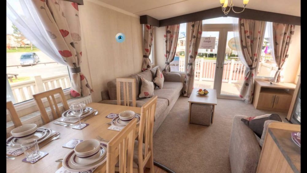 2 Bedroom Deluxe Holiday Home photo 1