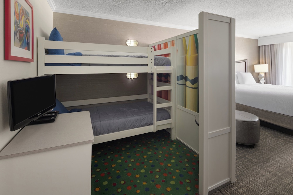 Premium Room, Multiple Beds, Balcony - Photo 3