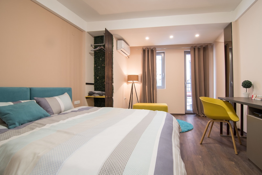 Deluxe Double Room - Photo 13
