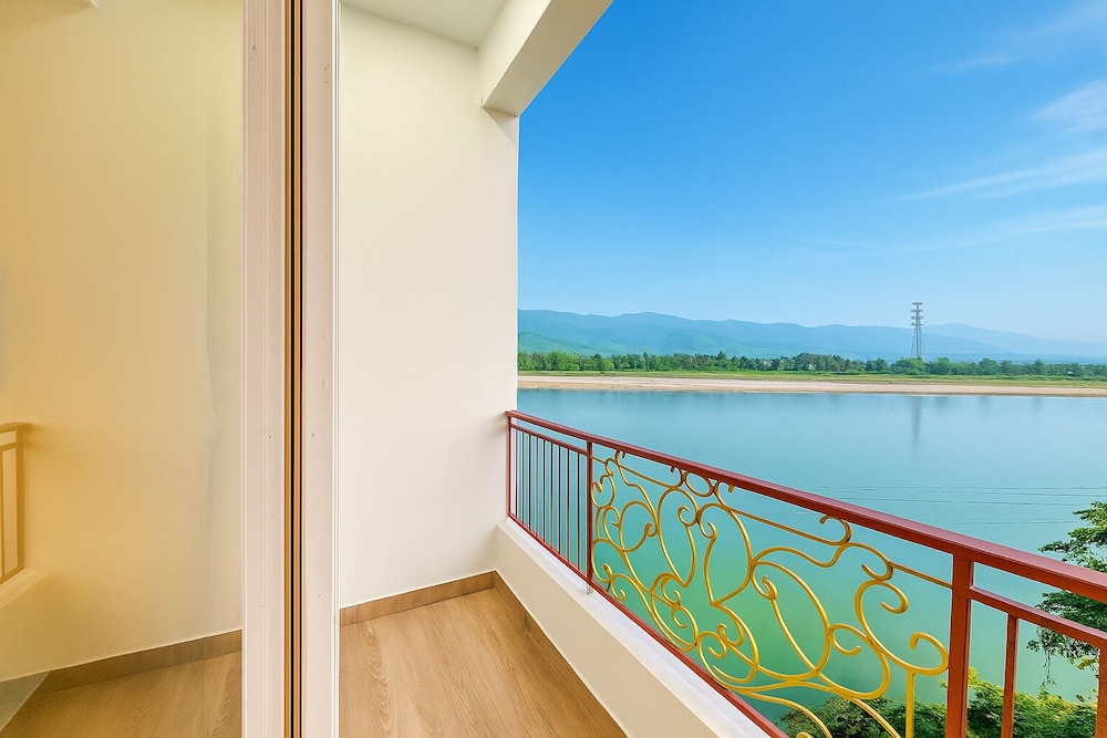 Deluxe Room, River View